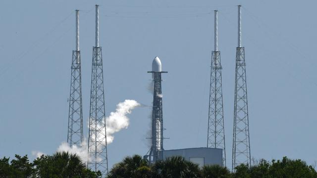 Le Falcon 9 de SpaceX, qui emporte dans sa coiffe le satellite Euclid de l'Agence spatiale européenne, quelques secondes avant son décollage. Cap Canaveral, Floride, le 1er juillet 2023. [Anadolu Agency via AFP - Paul Hennessy]