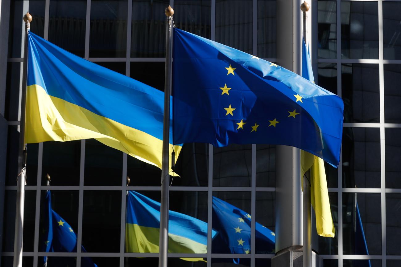 L'UE accorde 500 millions d'euros de plus pour armer l'Ukraine. [Keystone - EPA/Stéphanie Lecocq]
