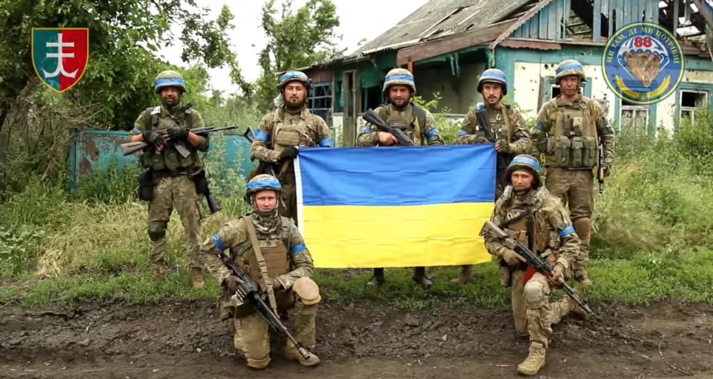 L'Ukraine affirme avoir repris le village de Storojeve aux mains des russes. [Anadolu Agency via afp - Mihail Ostrogradski 35th Brigade]
