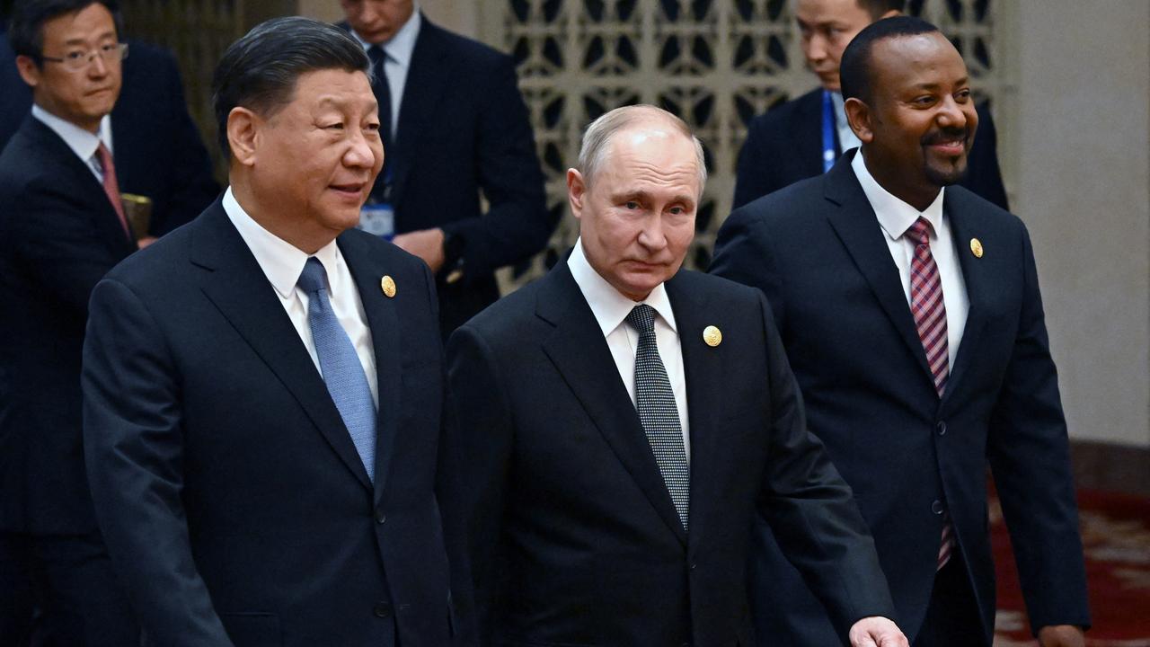 Le président russe Vladimir Poutine, le président chinois Xi Jinping et le Premier ministre éthiopien Abiy Ahmed lors du Forum sur des nouvelles routes de la soie à Pékin, le 18 octobre 2023. [Sputnik - Grigory Sysoyev]