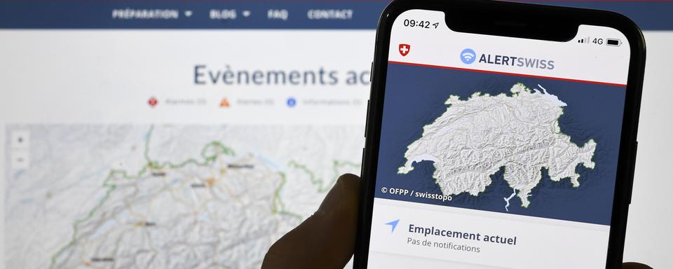 L'application Alertswiss transmet à la population des informations importantes et alertes de la Confédération. [Keystone - Anthony Anex]