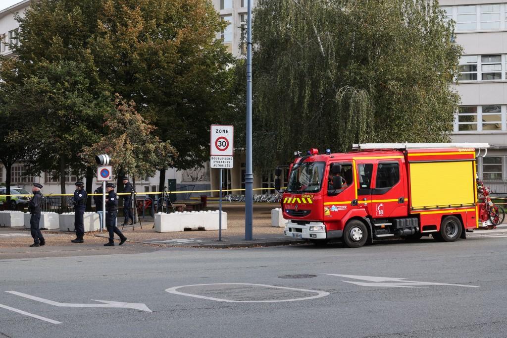 Le collège-lycée du professeur tué à Arras a été évacué dans la matinée en raison d'une alerte à la bombe. [AFP - Denis Charlet]