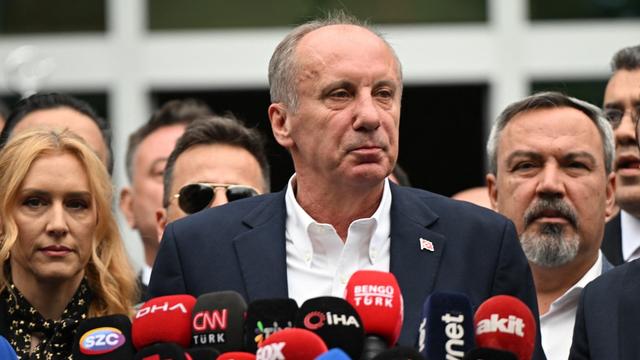 Muharrem Ince, un des quatre candidats à la présidentielle turque du 14 mai, a annoncé jeudi le retrait de sa candidature. [Anadolu Agency via AFP - Mustafa Ciftci]