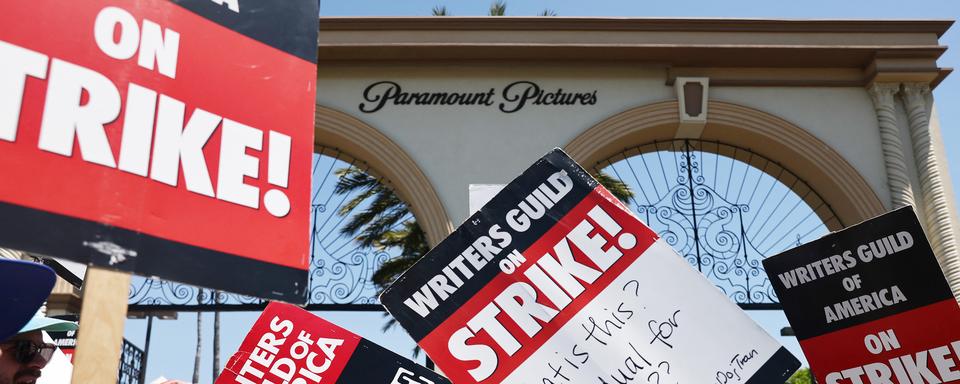 Les actrices et acteurs d'Hollywood entrent officiellement en grève. [GETTY IMAGES VIA AFP - MARIO TAMA]