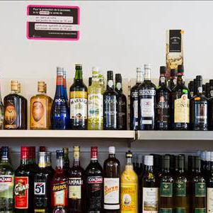 La fondation Addiction Suisse veut interdire les ventes nocturnes d'alcool. [Keystone]
