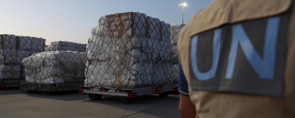 Des cargaisons d'aide humanitaire destinée aux victimes du conflit au Soudan. [EPA - Ali Haider]