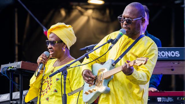 Amadou & Mariam lors d'un concert à Berlin en juin 2023. [Keystone - Christoph Soeder]