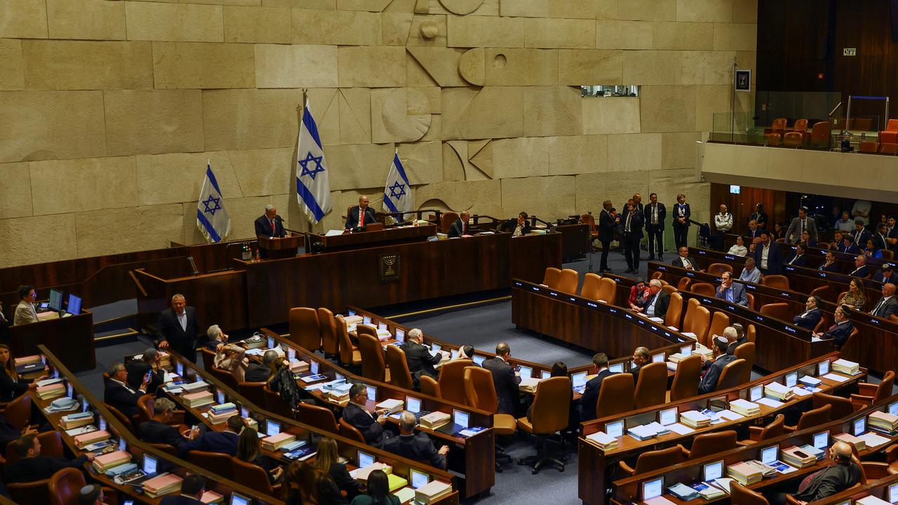 Le Parlement israélien adopte en première lecture une clause de la réforme judiciaire controversée. [Ronen Zvulun]