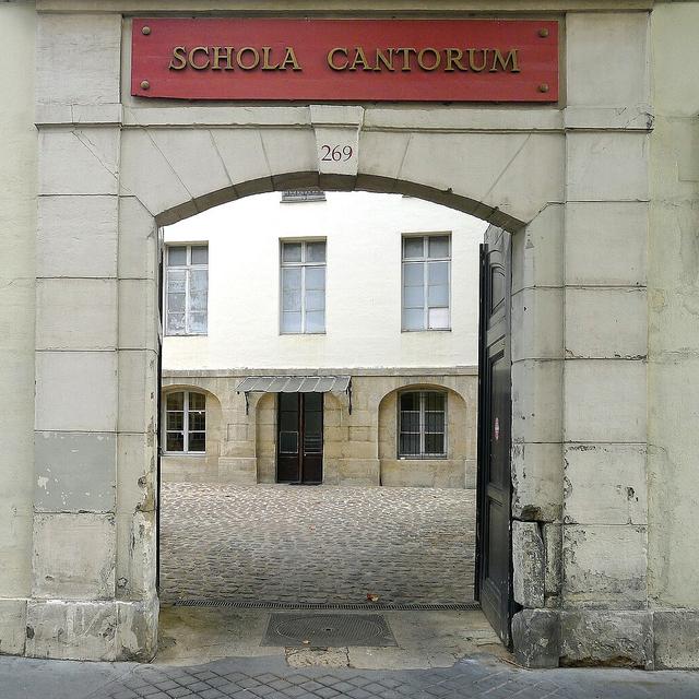 Rue Saint-Jacques (n°269 : schola cantorum, entrée) - Paris V. [Wikicommons / CC-BY-SA-4.0 - Mbzt]