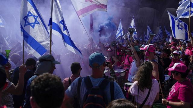 À la pointe de la contestation israélienne contre le Knesset, les vétérans de l’armée. [AP Photo/Keystone - Ariel Schalit]