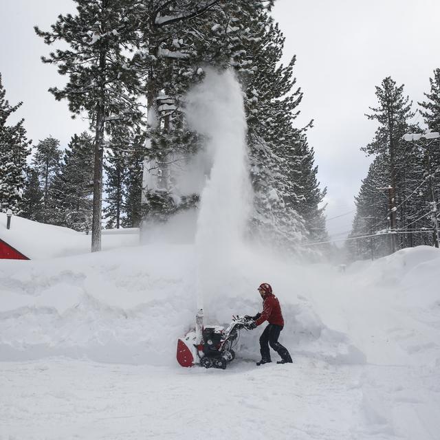 Après des records de neige, deux "rivières atmosphériques" foncent sur la Californie. [Keystone - Salgu Wissmath]