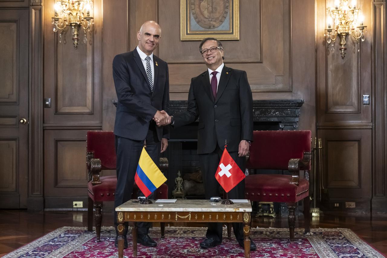 Le président de la Confédération Alain Berset et son homologue colombien Gustavo Petro se sont rencontrés jeudi à Bogota. [Alessandro della Valle]