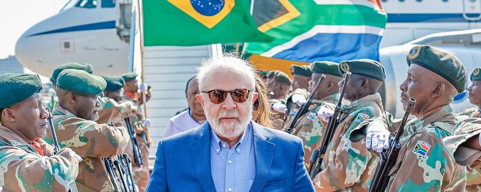 Le président brésilien Luiz Inacio Lula da Silva à son arrivée à Johannesburg pour le sommet des Brics. [AFP - Ricardo Stuckert - Brazilian Presidency]