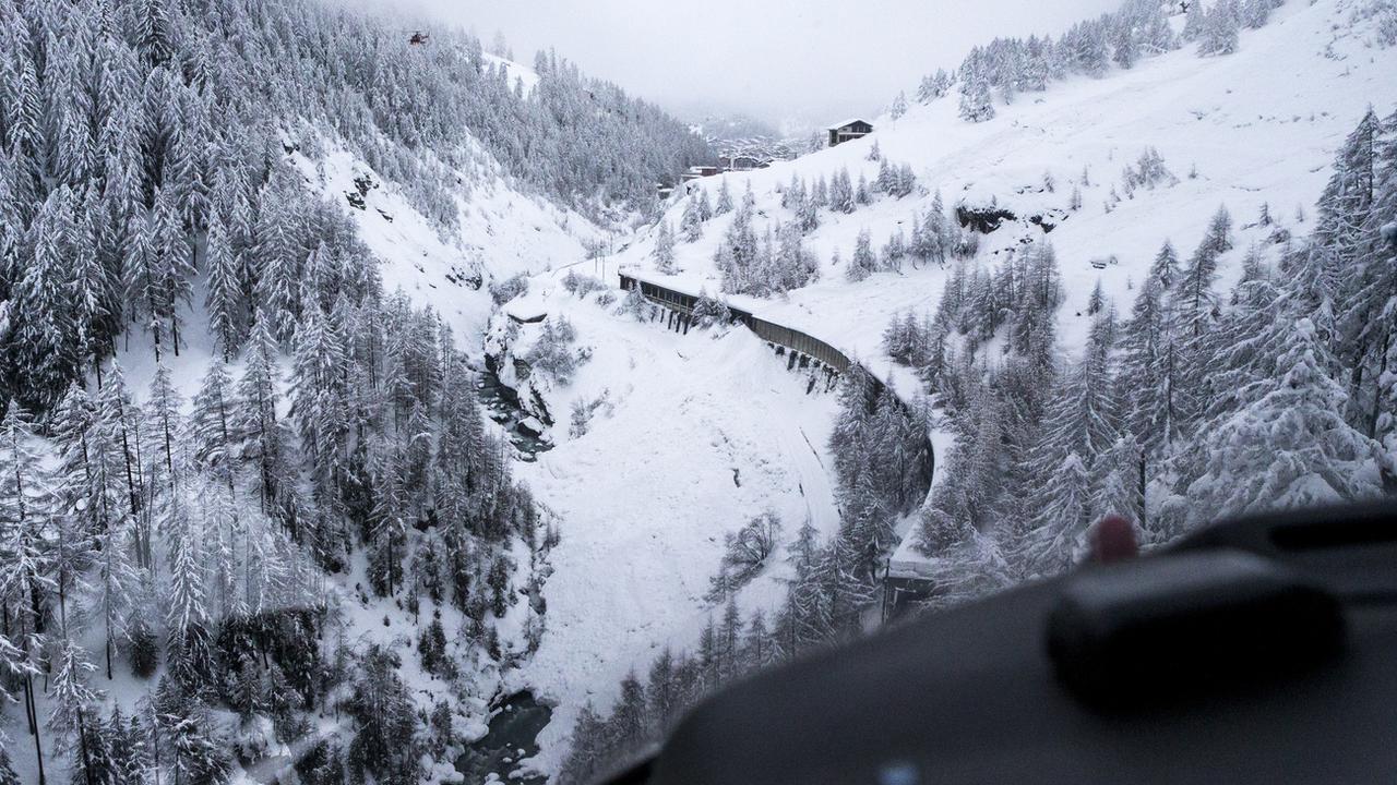 Une avalanche coupe temporairement l'accès à Zermatt (image d'illustration). [Keystone - Dominic Steinmann]