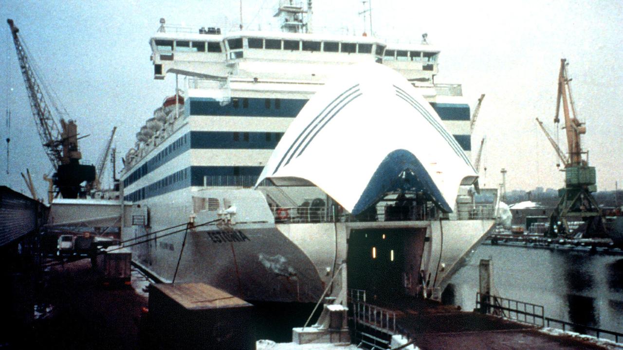 Le naufrage du ferry Estonioa est bien dû à un défaut dans la porte avant. [Keystone - AP Photo/Sakari Saari]