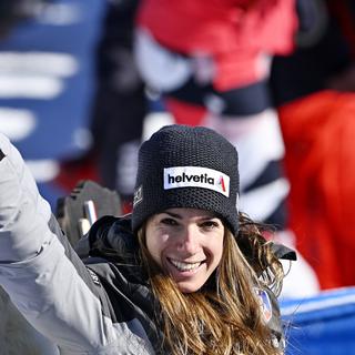 La skieuse italienne Marta Bassino devient championne du monde de Super-G, le 8 février 2022. [Keystone - Jean-Christophe Bott]