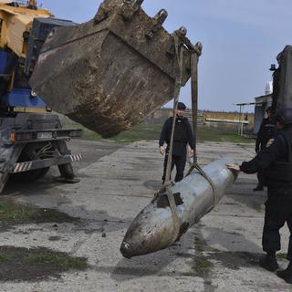 La livraison de bombes à sous-munitions à l'Ukraine est un "aveu de faiblesse", selon Moscou. [Keystone]