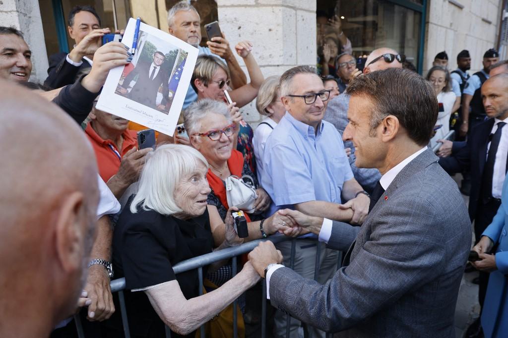 Le président français Emmanuel Macron était en visite à Semur-en-Auxois, en Bourgogne, le 15 septembre 2023. [AFP - Ludovic Marin]