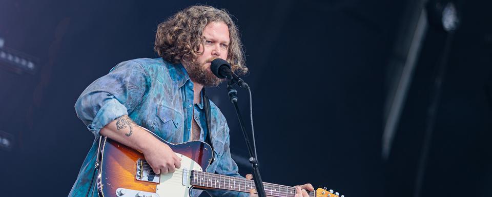 Le chanteur et guitariste Gus du groupe alt-J sur la scène Véga, jeudi soir à Paléo. [Paléo Festival - Ludwig Wallendorff]