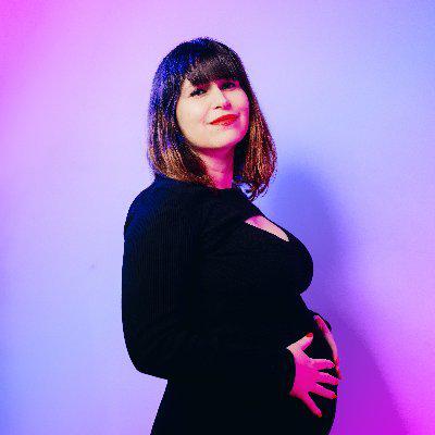 La journaliste et autrice Judith Duportail raconte sa grossesse choisie dans l'essai "Maternités rebelles" (Binge Audio), un livre autofinancé qui sera publié en mai 2024. [twitter.com/judithduportail - Judith Duportail]