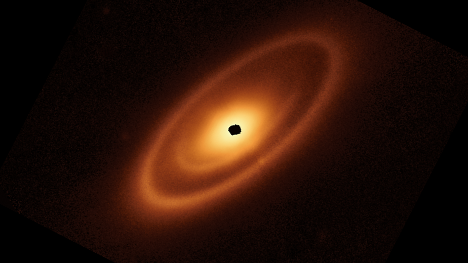 La proche étoile Fomalhaut, son système planétaire et ses disques concentriques de débris de poussières rocheuses et de glace. [NASA, ESA, CSA - András Gáspár (University of Arizona), Alyssa Pagan (STScI)]