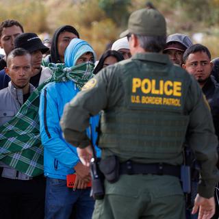 Les Etats-Unis ont déployé plus de 24000 agents à leur frontière avec le Mexique, anticipant un afflux de migrants aux portes du pays. [Reuters - Mike Blake]