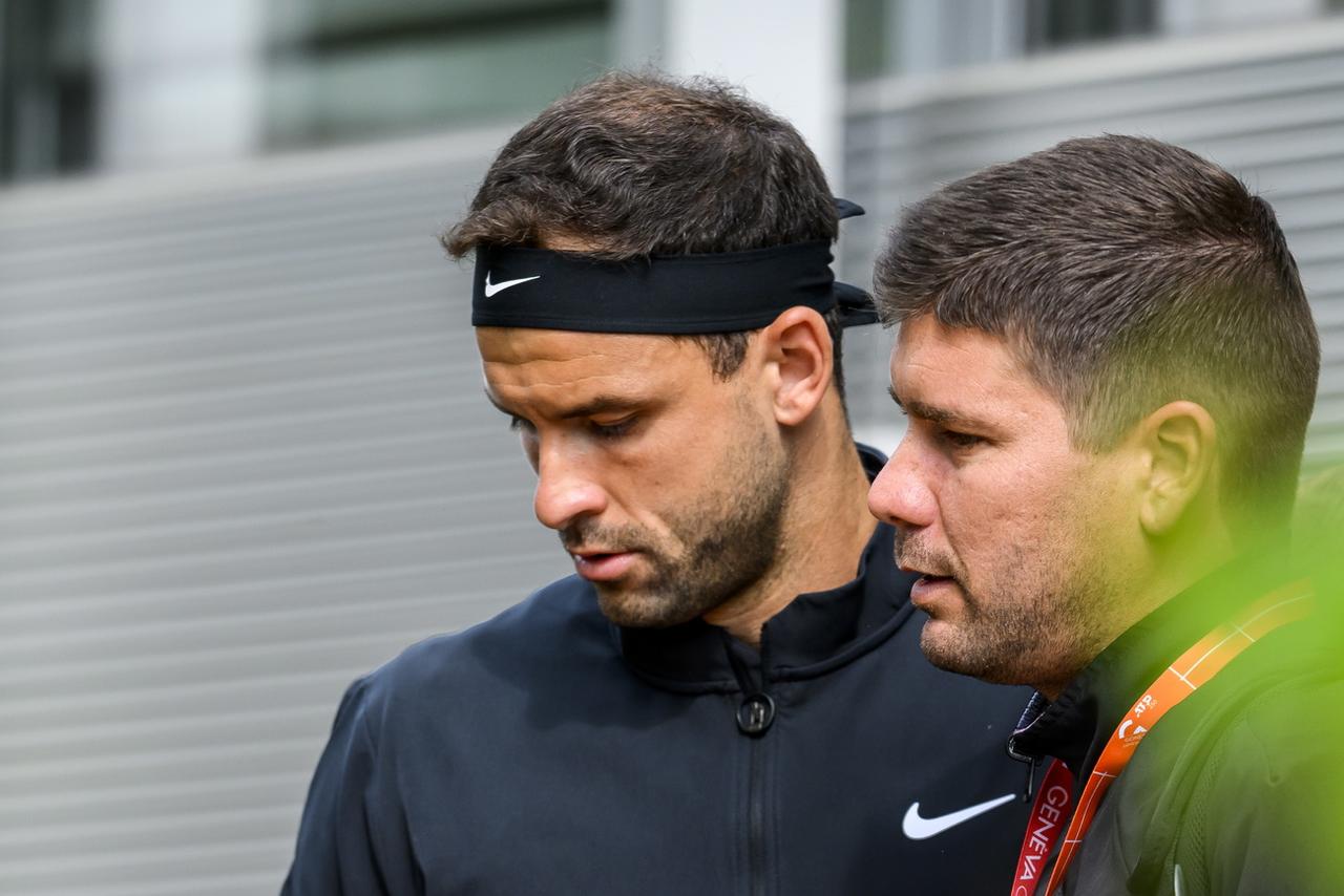 Daniel Vallverdu, ici avec son protégé actuel Grigor Dimitrov, qu'il avait mené au titre au Masters lors de leur première collaboration. [Keystone - Jean-Christophe Bott]