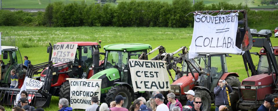 Manifestation contre la géothermie profonde dans le Jura. [KEYSTONE - LAURENT GILLIERON]