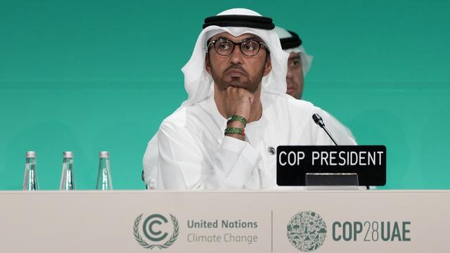 Le président émirati de la COP28, Sultan Al Jaber, à la reprise des négociations sur le climat. [AP/Keystone - Peter Dejong]