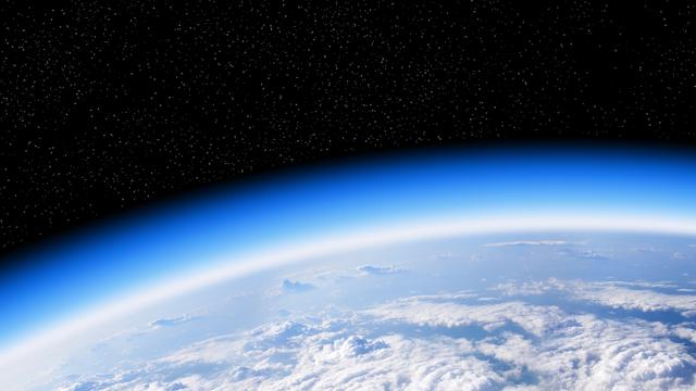 La couche d'ozone se situe entre 20 et 40 kilomètres d'altitude. [Depositphotos - studio023]