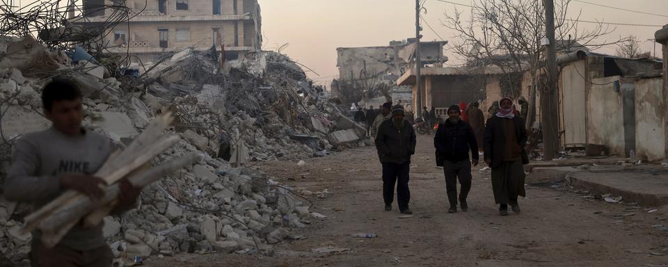 Immeubles en ruines après le séisme à Alep, en Syrie. [AP/Keystone - Ghaith Alsayed]