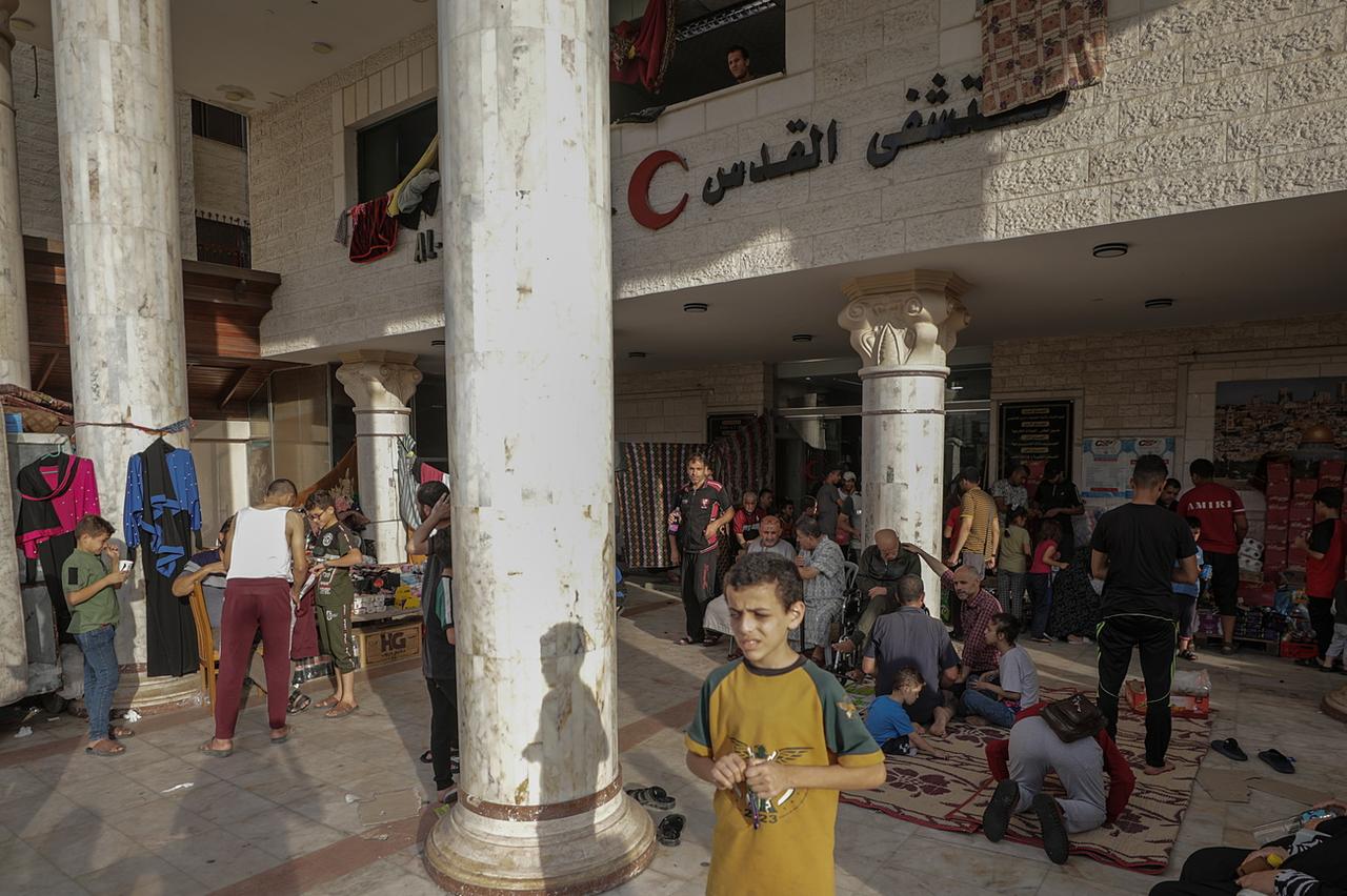 L'hôpital al-Quds de Gaza (ici le 31 octobre 2023) a été vendredi la cible de tirs de soldats d'élite israéliens, selon le Croissant-Rouge palestinien. [Keystone/EPA - Mohammed Saber]