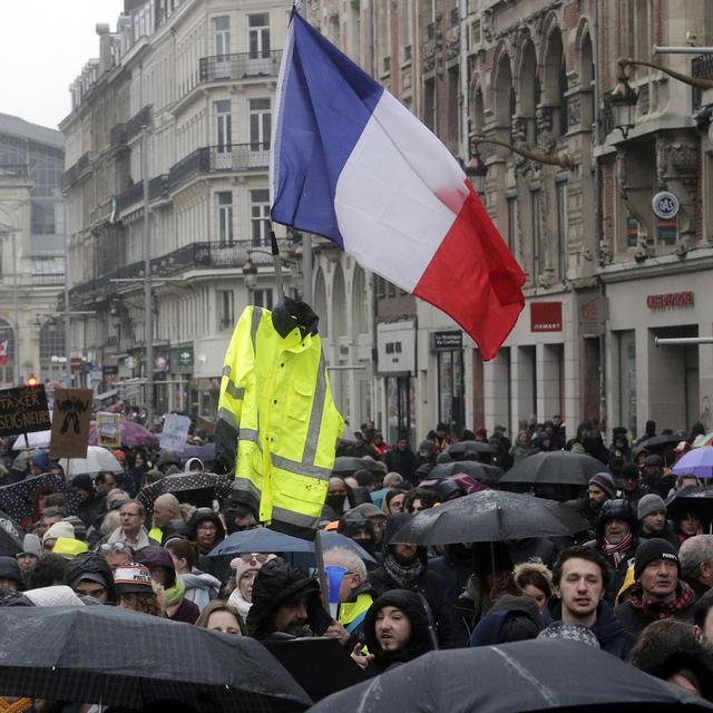 Les grèves contre la réforme des retraites en France coûtent cher. [Keystone - Michel Spingler]