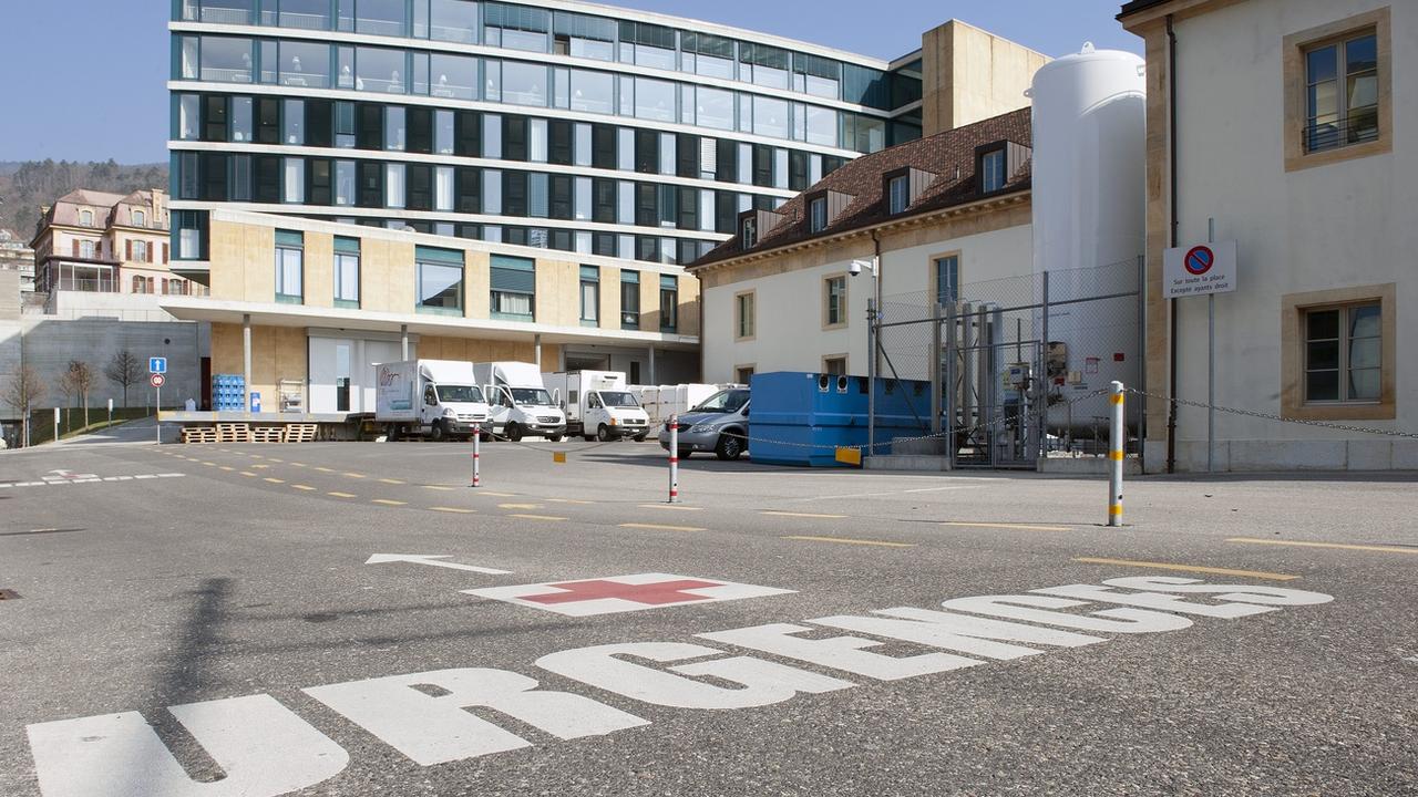L'entrée des urgences de l'hôpital de Pourtales a Neuchâtel (photo d'illustration). [keystone - Sandro Campardo]