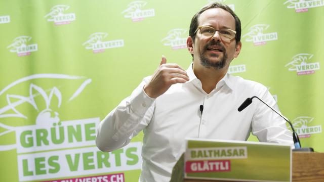 Le président Balthasar Glättli des Vert-e-s s'en prend à la droite sur la dérive climatique. [Keystone - Salvatore Di Nolfi]