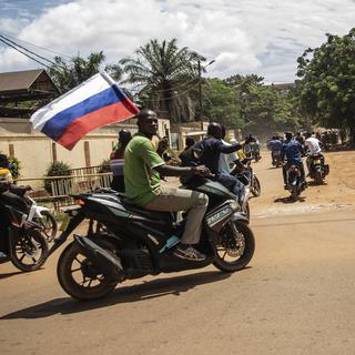 La présence de la Russie en Afrique de l'Ouest inquiète la communauté internationale. [AP/Keystone - Sophie Garcia]