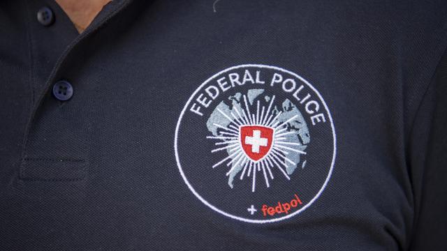 Le logo de la police fédérale ou de Fedpol lors d'un exercice de grande envergure de Disaster Victim Identification (DVI) Suisse, le mercredi 29 juin 2022 à Lucerne. [Keystone - Urs Flueeler]