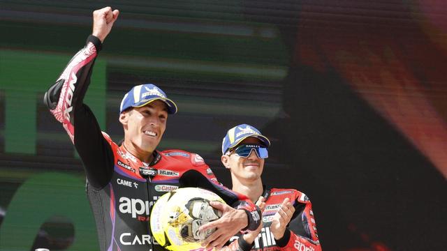 La joie d'Aleix Espargaro (au premier plan), vainqueur de son 3e Grand Prix en MotoGP. [Joan Monfort]