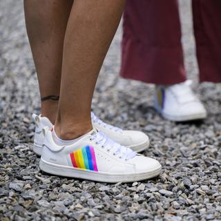 Les droits LGBTQIA+ renforcés par l'interdiction des thérapies de conversion à Neuchâtel. [Keystone - Jean-Christophe Bott]