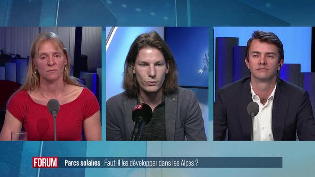 Débat entre Xavier Sinnhuber, représentant d’Alpiq, Jérémy Savioz, chargé d’affaires de Pro Natura et Lucie Wiget, collaboratrice du Club alpin suisse. [RTS - RTS]