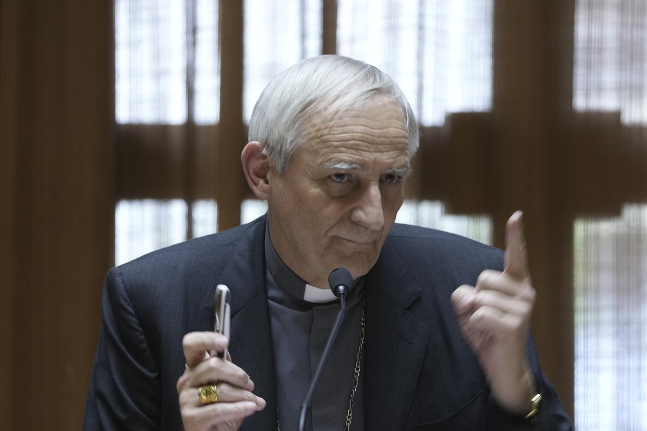 Le cardinal italien Matteo Zuppi est l'envoyé spécial de la diplomatie du Vatican en Russie. [Keystone - AP Photo/Domenico Stinellis]