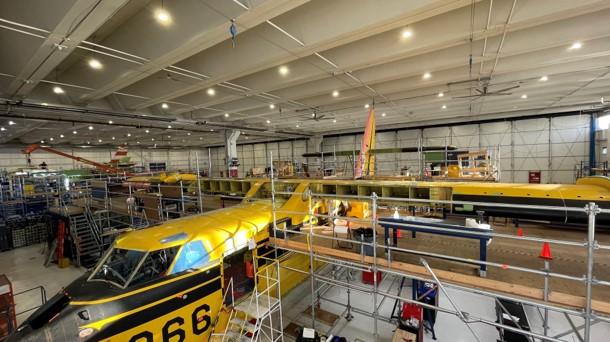 Les anciens canadairs CL-415 sont entretenus "à la main" dans les usines de De Havilland, à Calgary. [Service de presse - De Havilland]