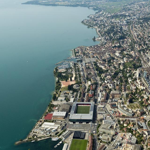 Vue aérienne de la ville de Neuchâtel prise en 2012. [Keystone - Alessandro Della Bella]