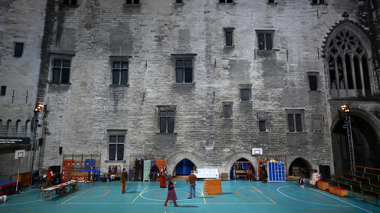 La scène du Palais des Papes au Festival d'Avignon 2023 accueille "Welfare" de Julie Deliquet. [AFP - the 77th Avignon International Theatre Festival in Avignon, southern France, on July 3, 2023.
Christophe SIMON]