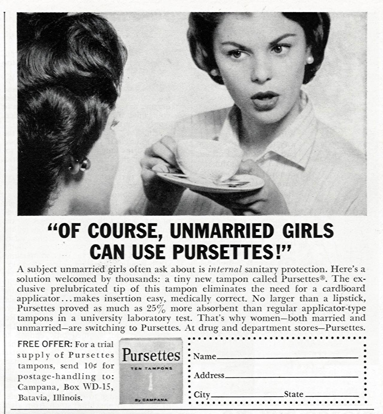 Une publicité pour la marque de tampons Pursettes dans le magazine américain Woman's Day en 1962. La légende dit "Bien-sûr, les filles non-mariées peuvent utiliser Pursettes!" [Flickr - Clotho98]