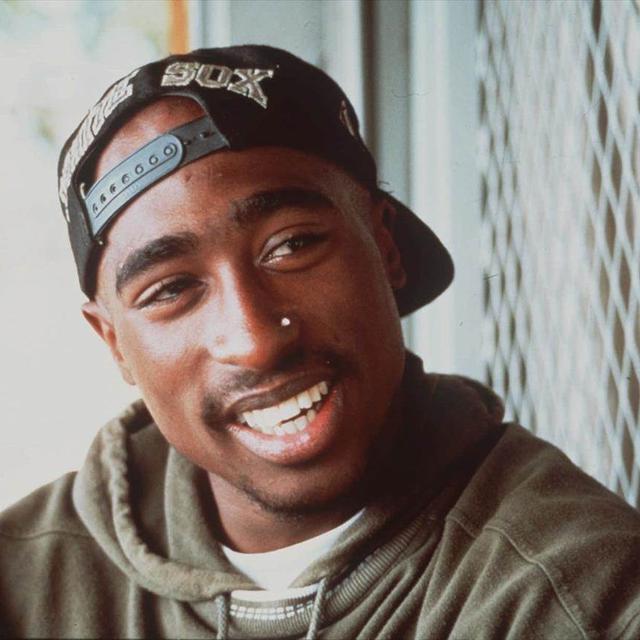 Un homme a été inculpé pour le meurtre du rappeur Tupac (sur l'image), 27 ans après les faits. [Keystone]