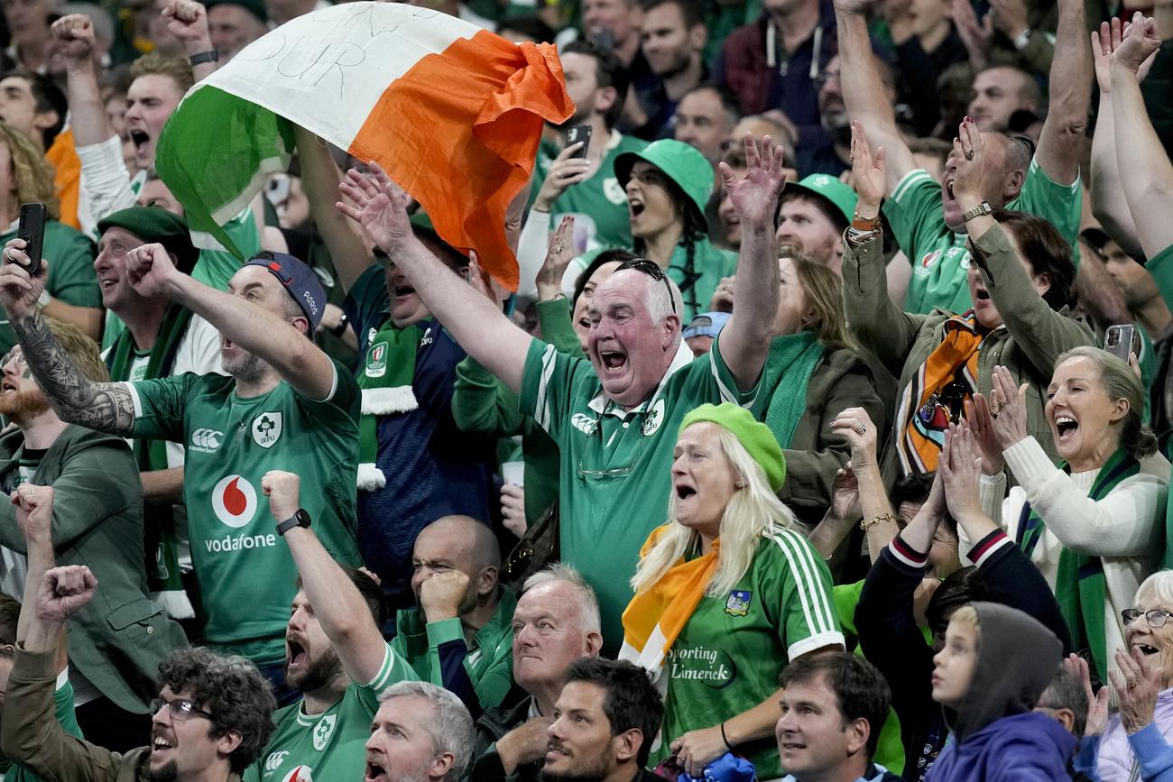 Le public irlandais présent au Stade France a assisté à un sacré spectacle. [KEYSTONE - Christophe Ena]