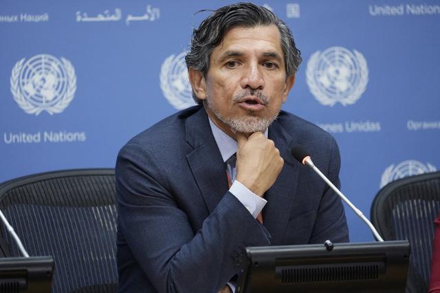 Victor Madrigal-Borloz, expert indépendant de l'ONU sur l'orientation sexuelle et l'identité de genre, à l'origine du rapport assimilant certaines "thérapies de conversion" à des actes de tortures. [afp - John Lamparski]