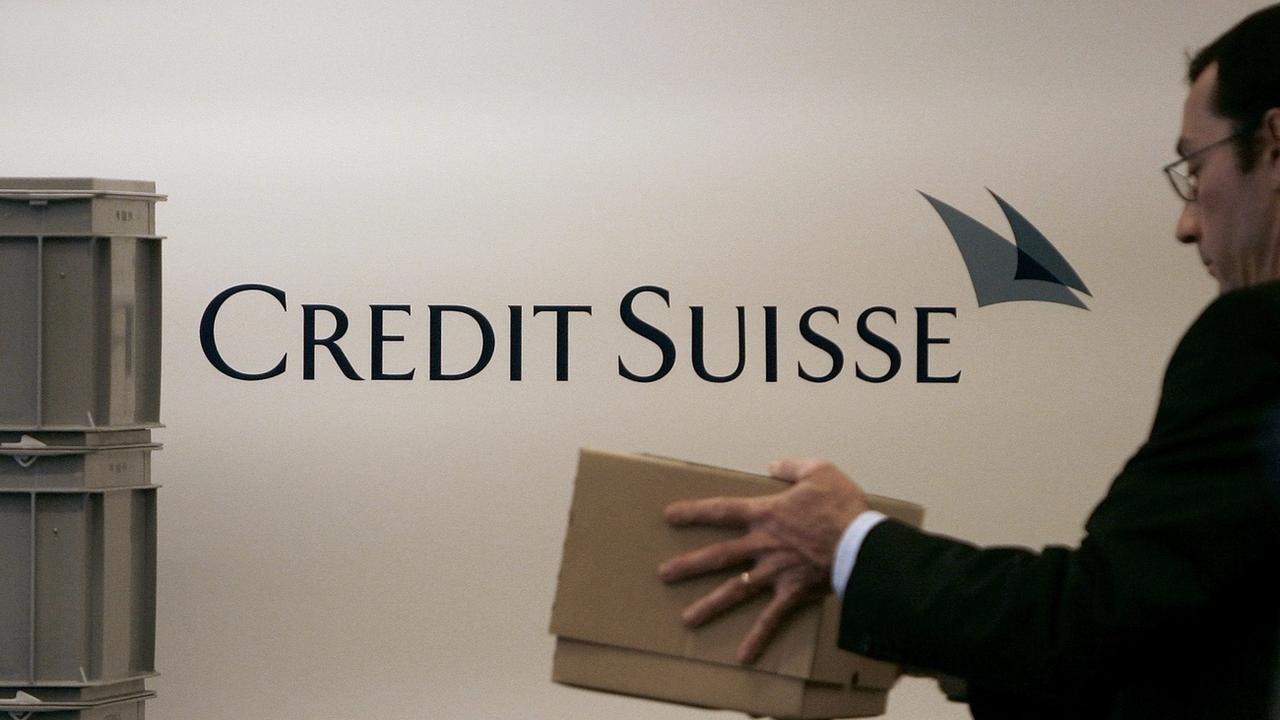 Première vague de licenciements chez Credit Suisse, 200 postes de banquier d'affaires biffés. [KEYSTONE - ALESSANDRO DELLA BELLA]