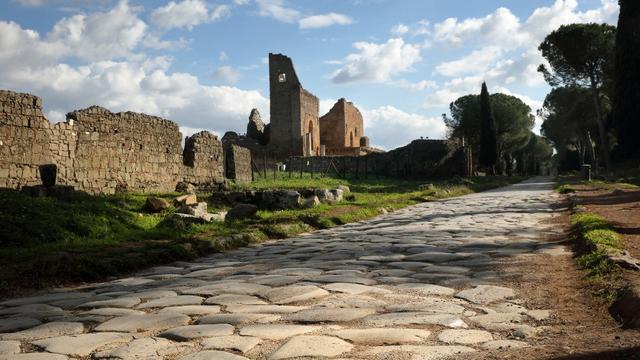La fameuse Via Appia reliait Rome à Brindisi entre 312 et 264 av. J.-C. [AFP - Manuel Cohen]
